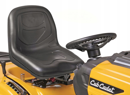 Cub Cadet LT2 NS 92 - boczny wyrzut z pługiem