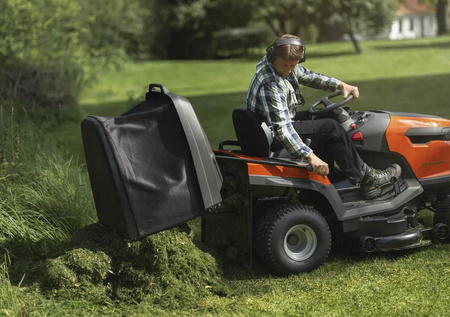 Traktorek Husqvarna TC220T z pługiem