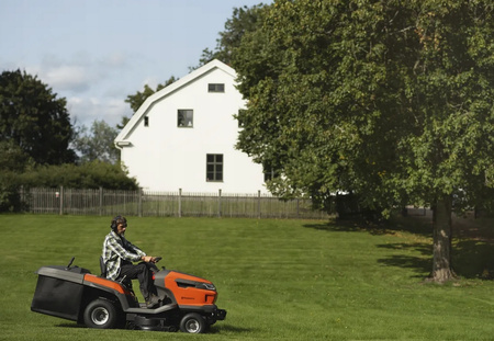 Traktorek Husqvarna TC220T z pługiem