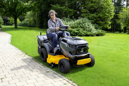 Traktorek ogrodowy Cub Cadet LT2 R92 Hydrostat