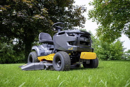 Traktorek ogrodowy Cub Cadet LT3 S108 V-Twin 108cm Hydrostat